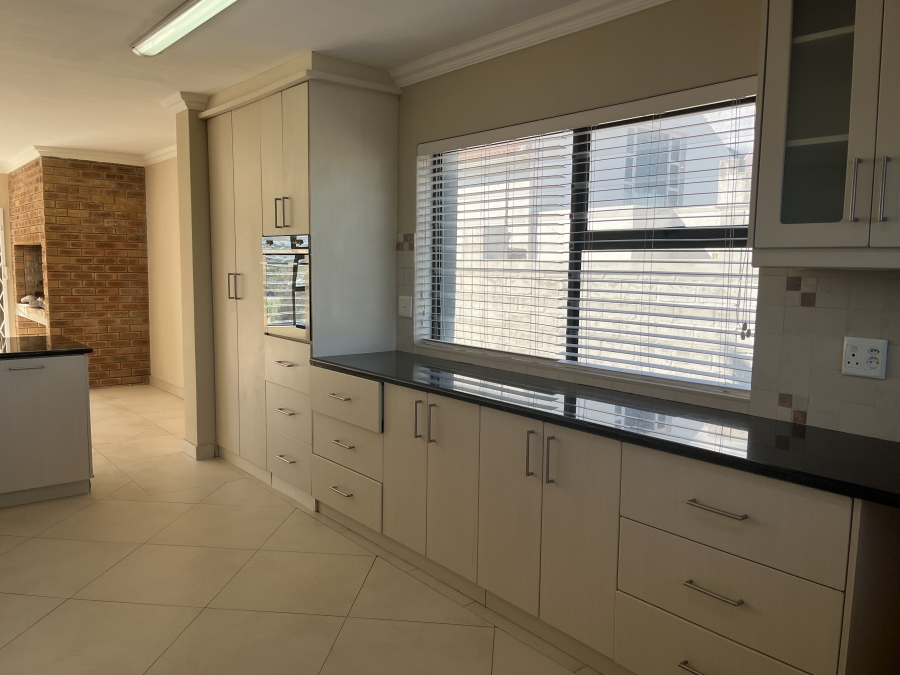 To Let 3 Bedroom Property for Rent in Bettys Bay Western Cape